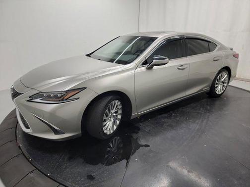 2021 Lexus ES 300h Luxury