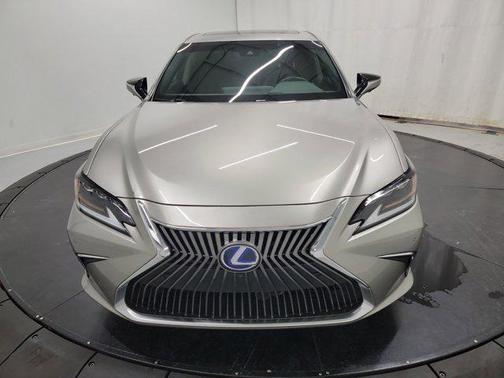 2021 Lexus ES 300h Luxury