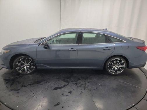 2019 Toyota Avalon XSE