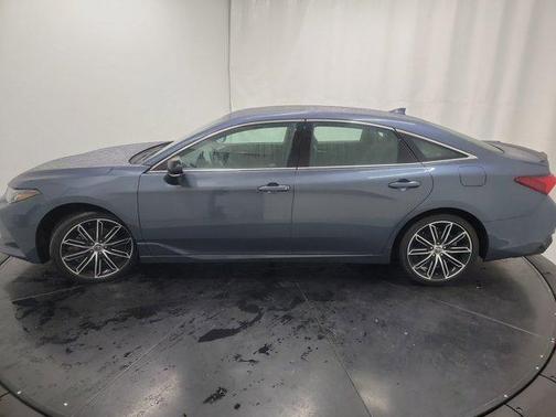 2019 Toyota Avalon XSE