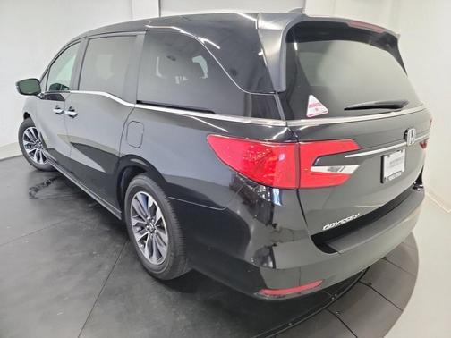 Crystal Black Pearl 2023 Honda Odyssey EX-L
