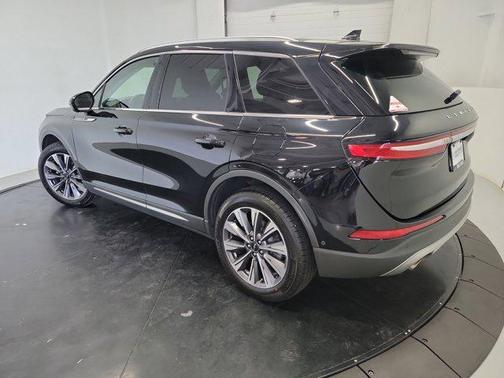Infinite Black Metallic Clearcoat 2022 Lincoln Corsair Reserve