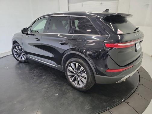 Infinite Black Metallic Clearcoat 2022 Lincoln Corsair Reserve