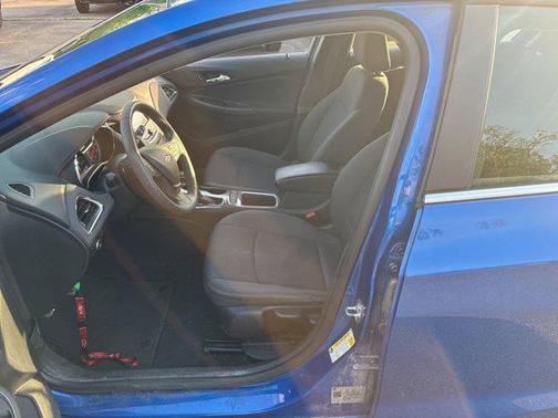 Kinetic Blue Metallic 2019 Chevrolet Cruze LT
