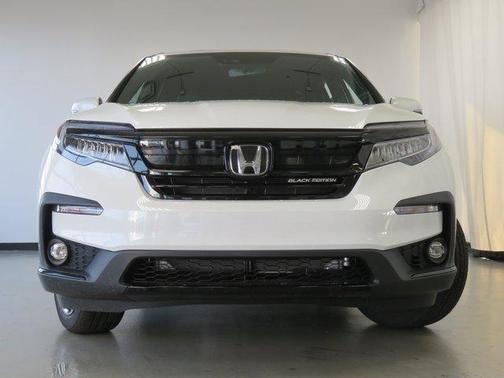 Platinum White Pearl 2022 Honda Pilot AWD Black Edition