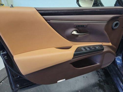 Mica 2020 Lexus ES 350 Base