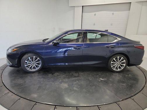 Mica 2020 Lexus ES 350 Base