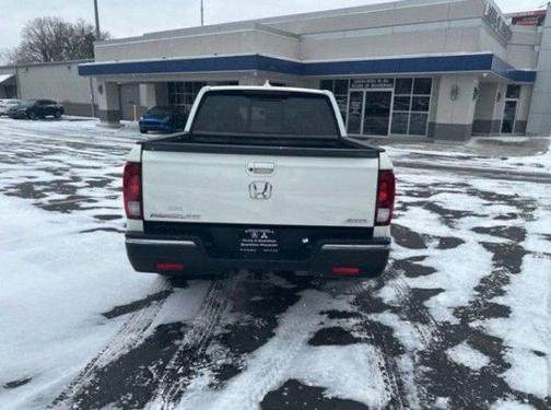 White 2019 Honda Ridgeline RTL
