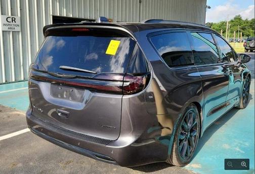 Granite Crystal Metallic Clearcoat 2019 Chrysler Pacifica Limited