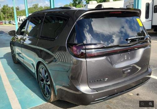 Granite Crystal Metallic Clearcoat 2019 Chrysler Pacifica Limited