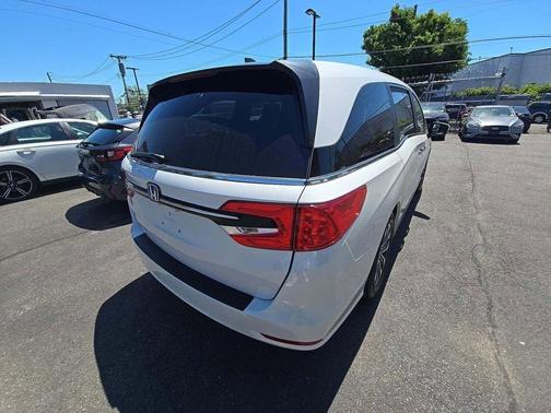 Platinum White 2023 Honda Odyssey EX-L