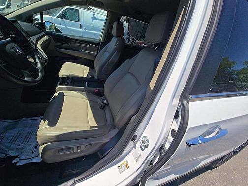 Platinum White 2023 Honda Odyssey EX-L