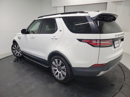 White 2019 Land Rover Discovery HSE
