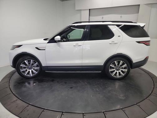 White 2019 Land Rover Discovery HSE