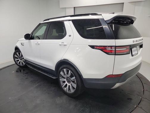 White 2019 Land Rover Discovery HSE