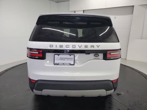 White 2019 Land Rover Discovery HSE