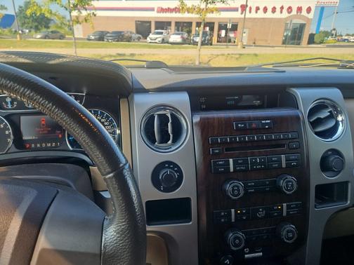 Red 2012 Ford F-150 XLT
