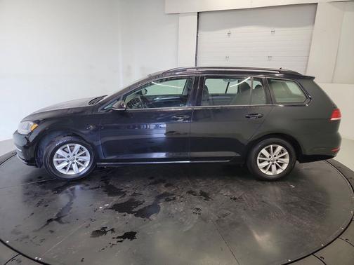 Deep Black Pearl 2019 Volkswagen Golf SportWagen TSI S