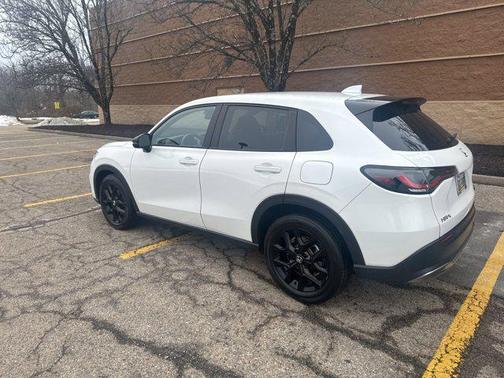 2023 Honda HR-V AWD Sport