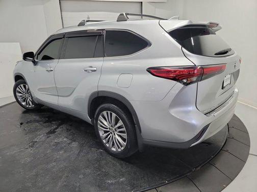2020 Toyota Highlander Hybrid Platinum