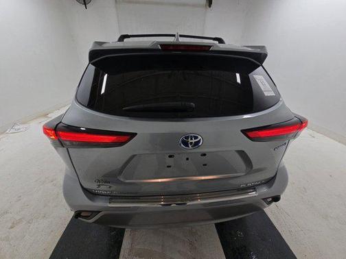 2020 Toyota Highlander Hybrid Platinum