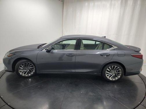 2025 Lexus ES 300h Ultra Luxury