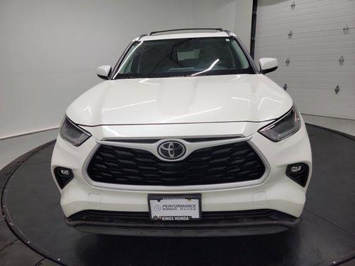 Blizzard Pearl 2021 Toyota Highlander XLE