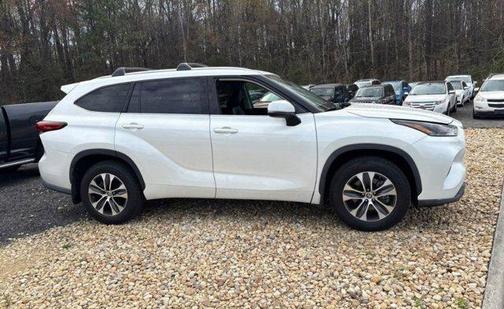 Blizzard Pearl 2021 Toyota Highlander XLE