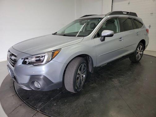 Ice Silver Metallic 2018 Subaru Outback 2.5i Limited