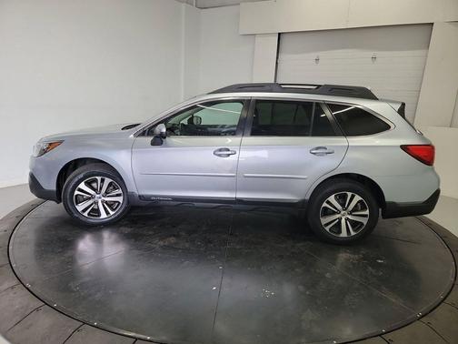 Ice Silver Metallic 2018 Subaru Outback 2.5i Limited