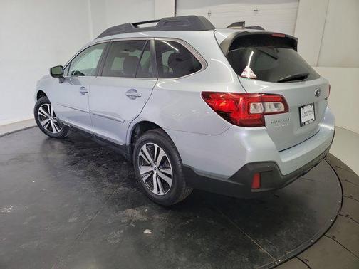 Ice Silver Metallic 2018 Subaru Outback 2.5i Limited