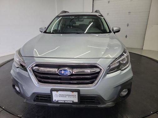Ice Silver Metallic 2018 Subaru Outback 2.5i Limited