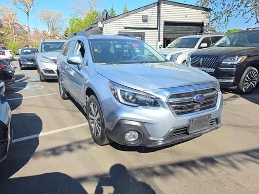 Ice Silver Metallic 2018 Subaru Outback 2.5i Limited