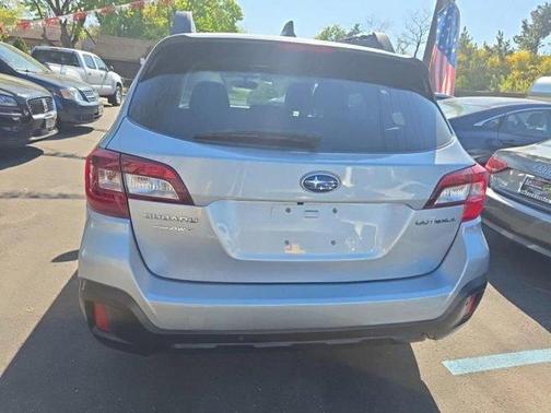 Ice Silver Metallic 2018 Subaru Outback 2.5i Limited