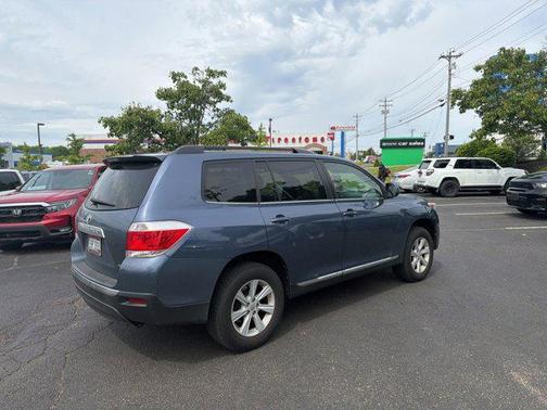Shoreline Mist 2013 Toyota Highlander SE