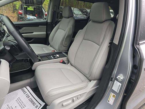 Lunar Silver Metallic 2024 Honda Odyssey EX-L