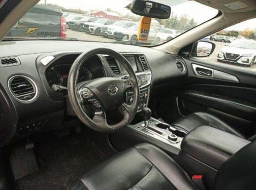 2017 Nissan Pathfinder SL