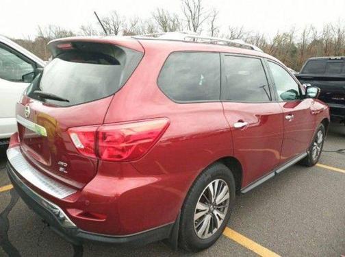 2017 Nissan Pathfinder SL