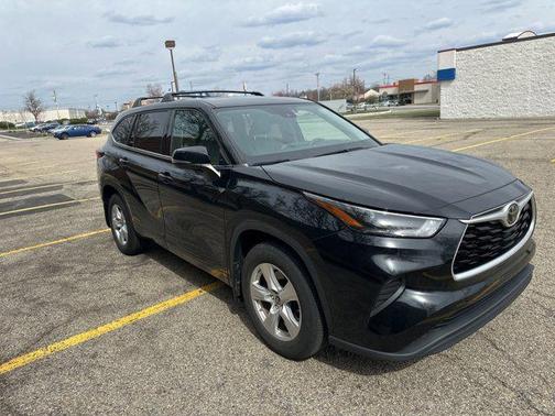 2022 Toyota Highlander L