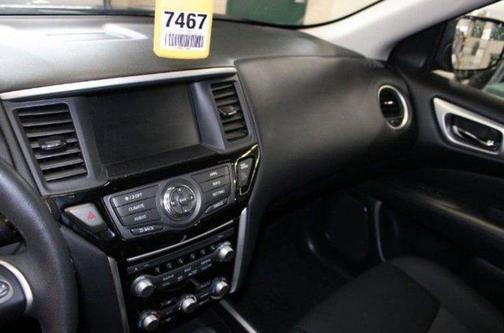 2018 Nissan Pathfinder SV