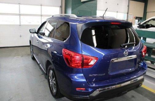 2018 Nissan Pathfinder SV