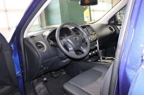 2018 Nissan Pathfinder SV