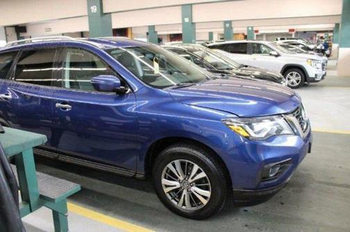 2018 Nissan Pathfinder SV