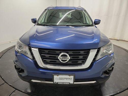 2018 Nissan Pathfinder SV