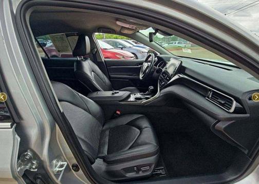 2022 Toyota Camry Hybrid XLE