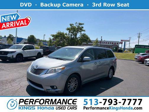 Silver Sky Metallic 2013 Toyota Sienna XLE