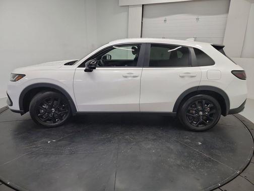 Platinum White Pearl 2025 Honda HR-V AWD Sport