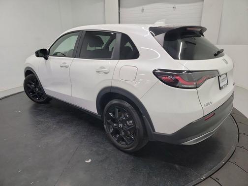 Platinum White Pearl 2025 Honda HR-V AWD Sport