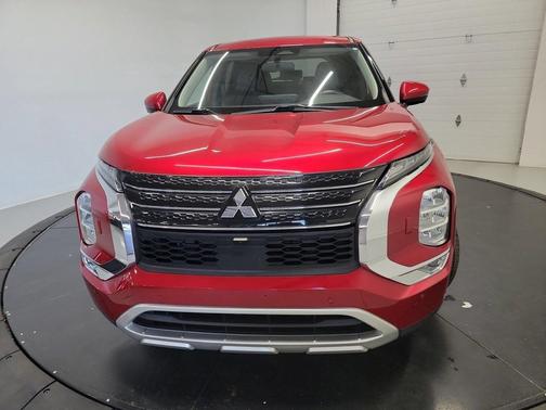 Red Diamond 2023 Mitsubishi Outlander SE S-AWC