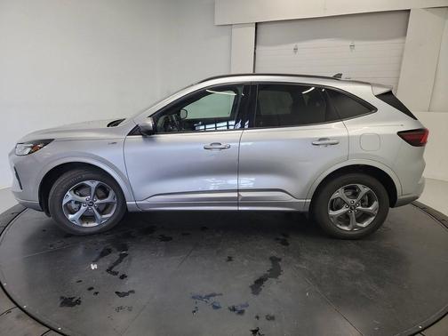 Iconic Silver Metallic 2023 Ford Escape ST-Line Select